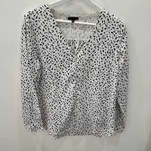 Dynamite Black and White Abstract Blouse